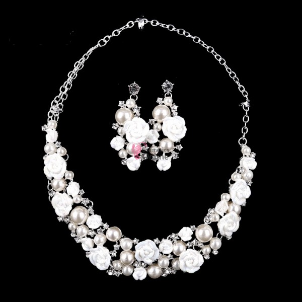 Colier cu cercei AS04AA Argintiu cu cristale si perle